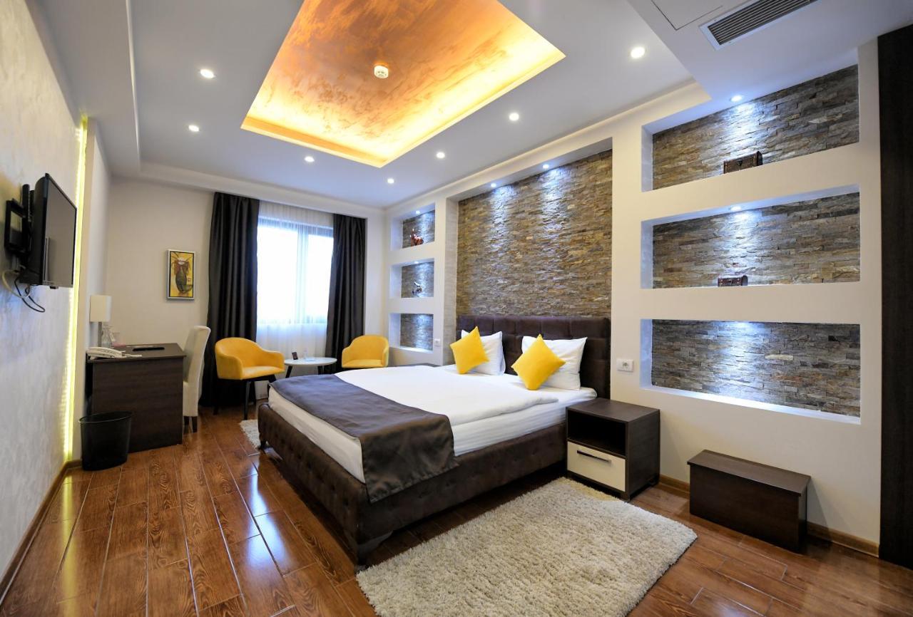 רומה Garnet Hotel & Event Centar מראה חיצוני תמונה