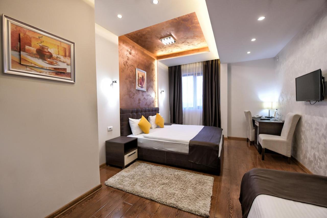 רומה Garnet Hotel & Event Centar מראה חיצוני תמונה