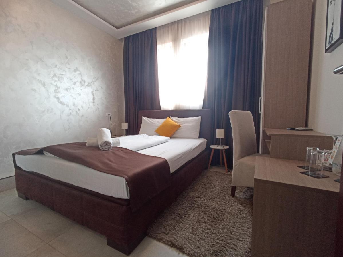 רומה Garnet Hotel & Event Centar מראה חיצוני תמונה