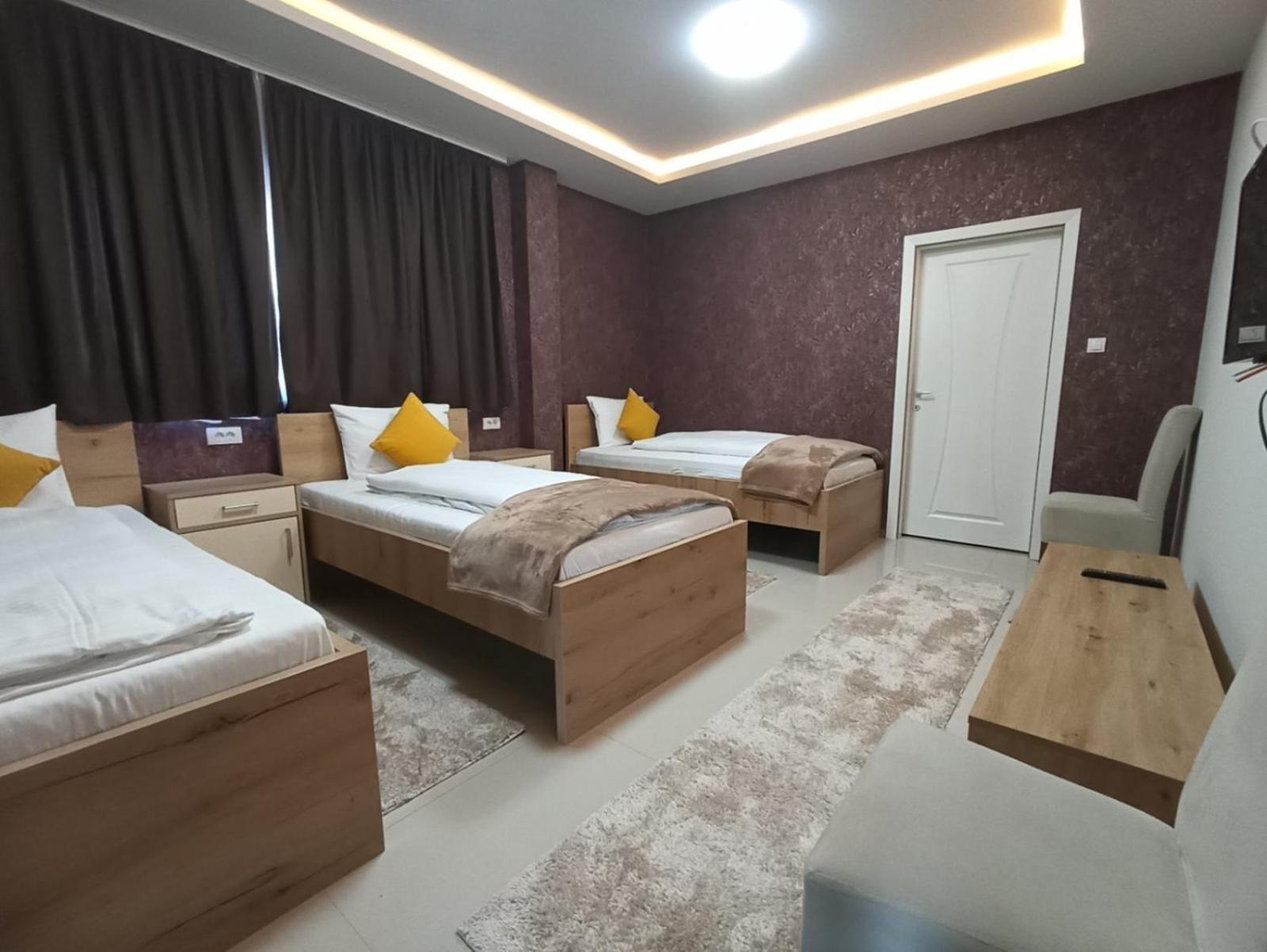 רומה Garnet Hotel & Event Centar מראה חיצוני תמונה