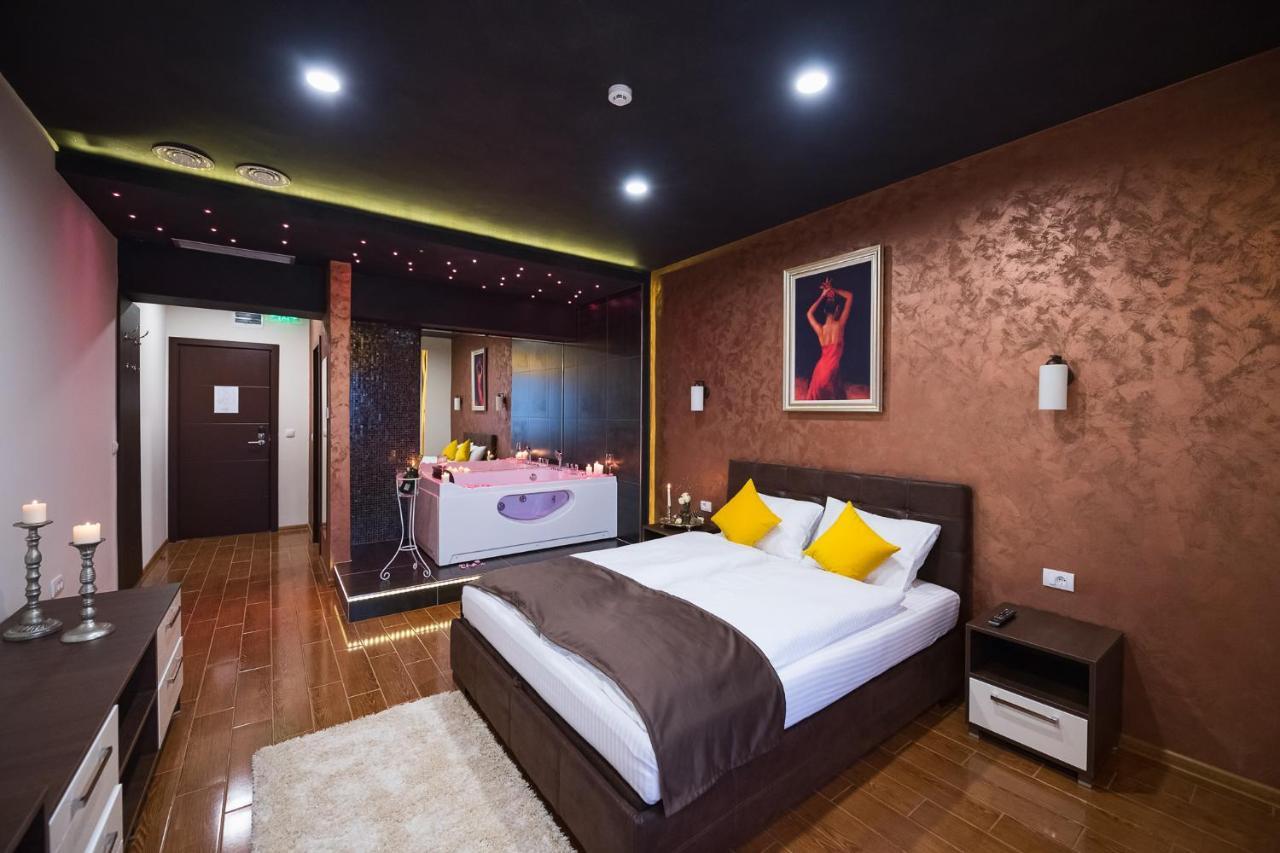 רומה Garnet Hotel & Event Centar מראה חיצוני תמונה