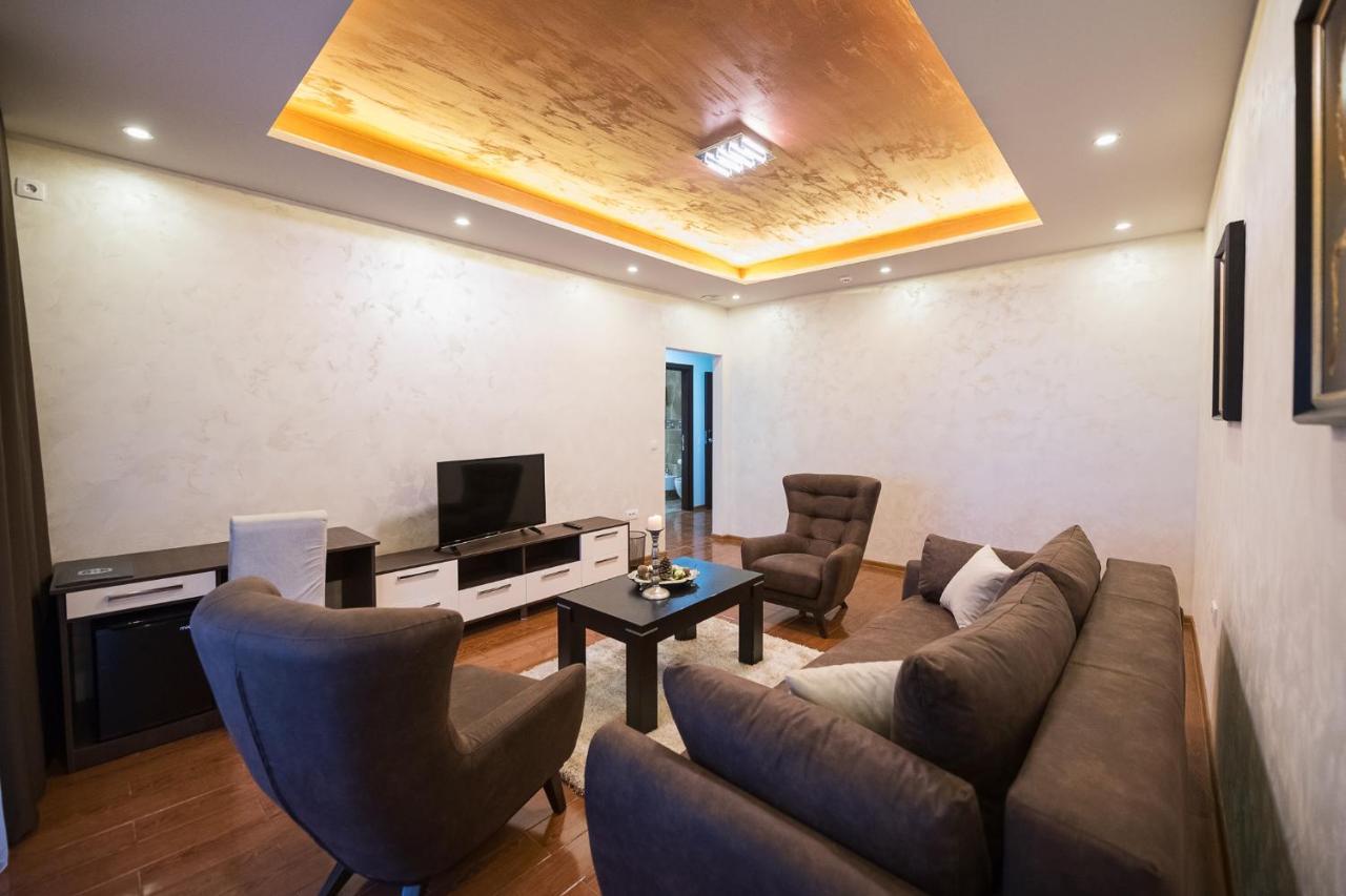 רומה Garnet Hotel & Event Centar מראה חיצוני תמונה