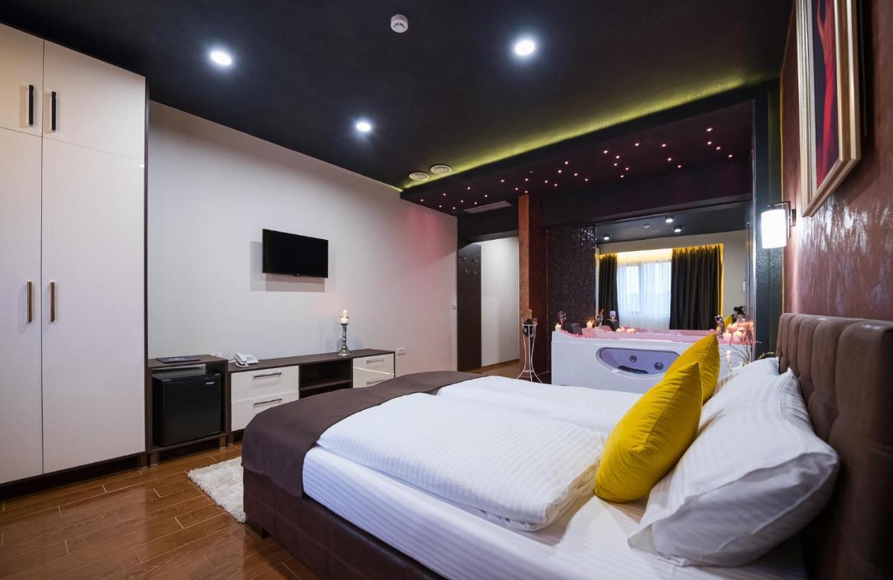 רומה Garnet Hotel & Event Centar מראה חיצוני תמונה