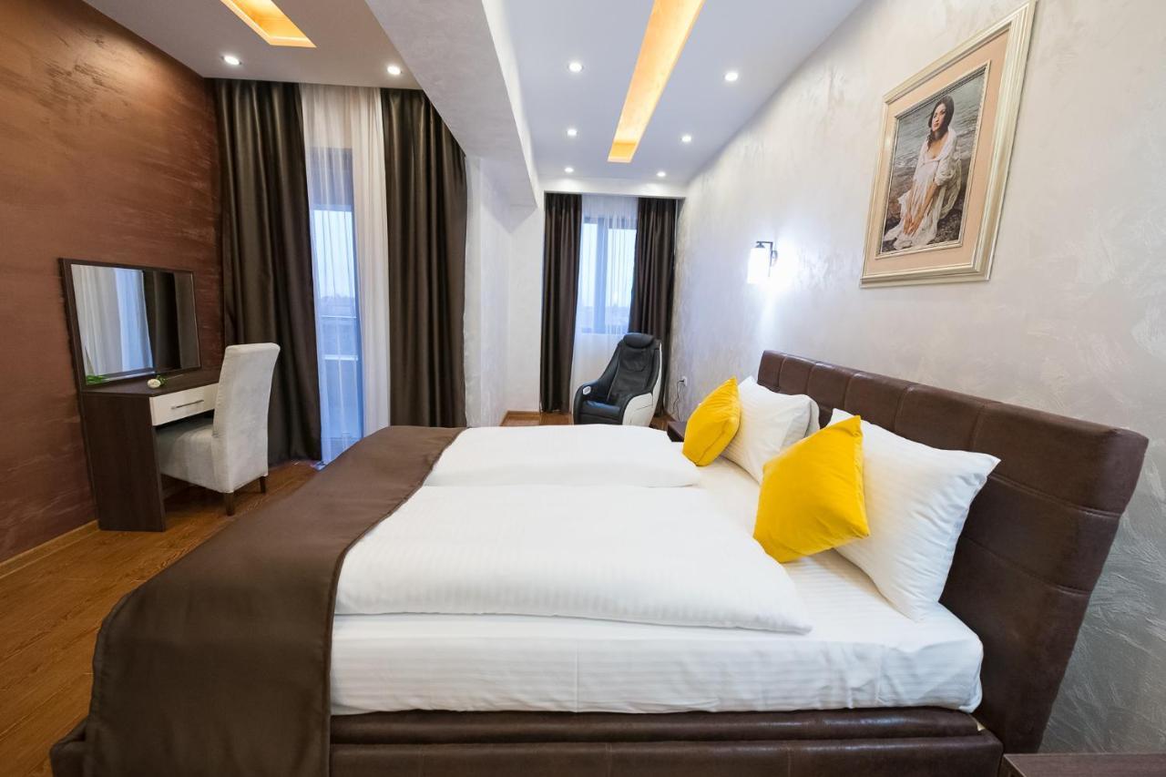 רומה Garnet Hotel & Event Centar מראה חיצוני תמונה