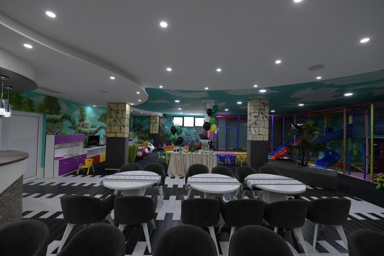 רומה Garnet Hotel & Event Centar מראה חיצוני תמונה